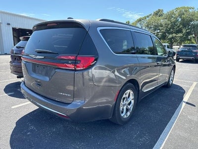 2022 Chrysler Pacifica Limited CLEAN CARFAX!